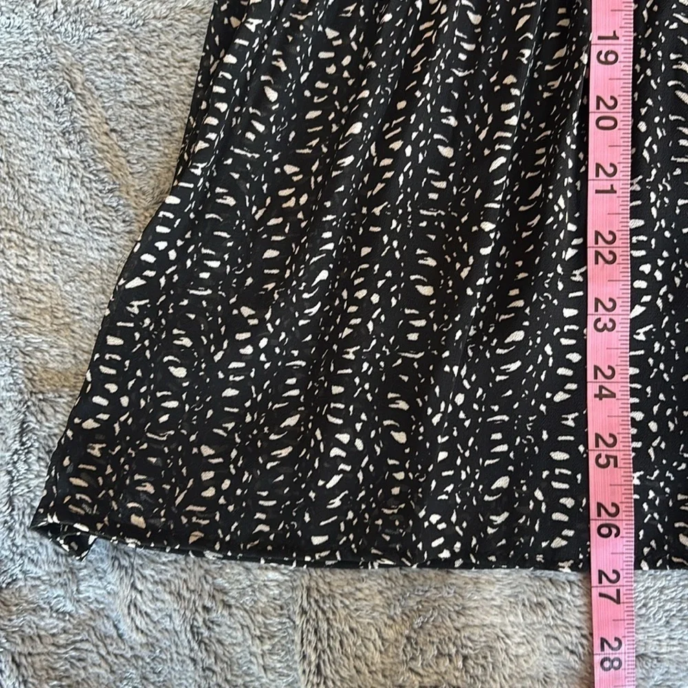 DR2 by Daniel Rainn Crew Neck Pleat Top in Black Size Large EUC
